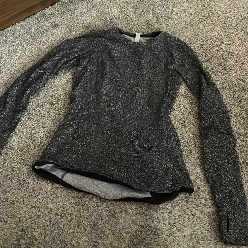 Lululemon running shirt